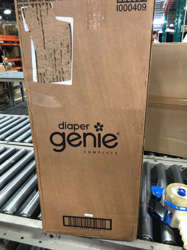 Photo 2 of 
Roll over image to zoom in
Playtex Diaper Genie Complete Diaper Pail with Odor Lock Technology, White
Visit the Diaper Genie Store