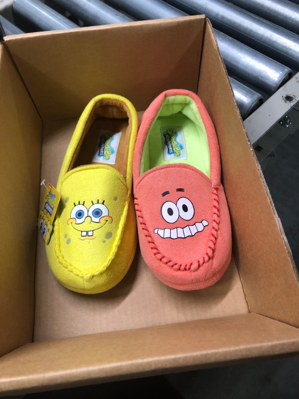 Photo 1 of Sponge Bob Slippers Kids Xl