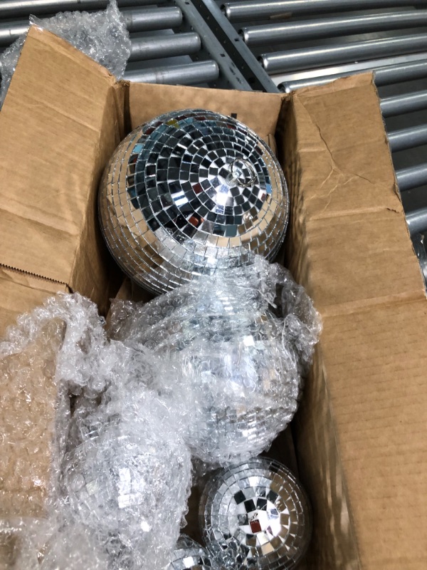 Photo 4 of 8 Pcs Large Disco Ball Set Silver Mirror Disco Balls Reflective Ball with Hanging Ring Party Hanging Ornament Decoration for Stage Club Ballroom Dance Hall Wedding Prom Props Supplies, 8'' 6'' 4'' 8'', 6'', 4''