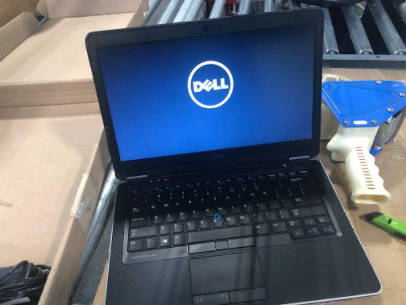 Photo 4 of Dell Latitude E7440 14.1 Business Ultrabook PC, Intel Core i5 Processor, 8GB DDR3 RAM, 256GB SSD, Webcam, Windows 10 Professional (Renewed)