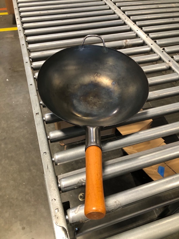 Photo 2 of 
YOSUKATA Carbon Steel Wok Pan – 13,5 “ Stir Fry Pans - Chinese Wok with Flat Bottom Pow - Traditional Japanese Woks - Black