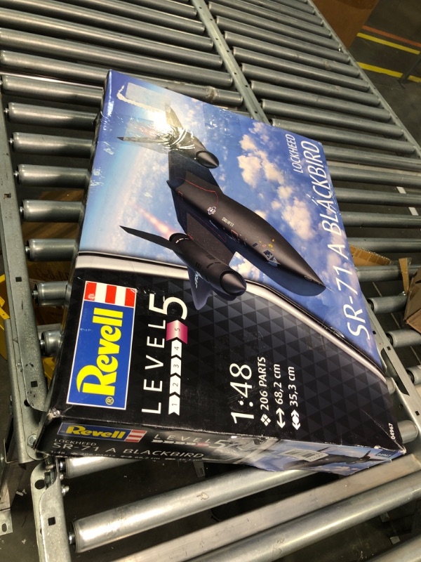 Photo 3 of 
Revell 04967 Lockheed SR-71 Blackbird 1:48 Scale Model Kit, Unvarnished
