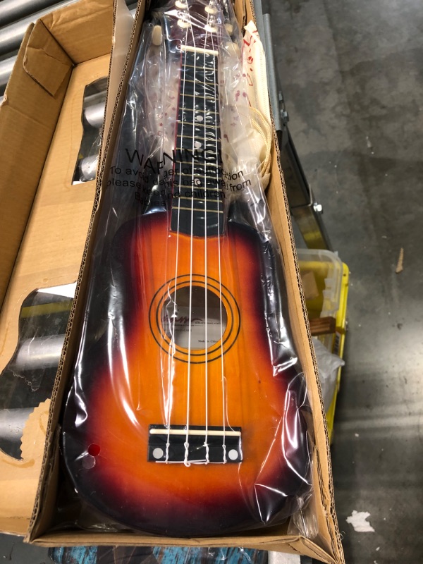 Photo 3 of Mahalo Rainbow Series Soprano Ukulele Starter Pack (Amazon Exclusive)