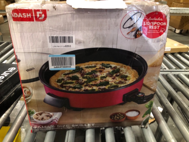 Photo 3 of 14" Family-Sized Nonstick Electric Skillet - Serves 4 to 6 People (5Qt.)