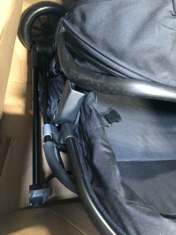 Photo 1 of Evenflo Pivot Modular Travel System With SafeMax Car Seat Only Travel System Casual Grey