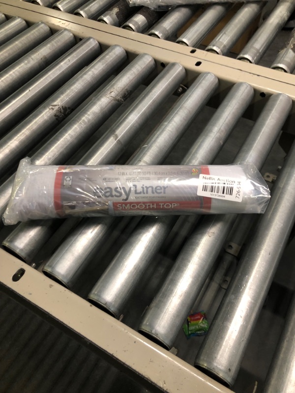 Photo 1 of Duck Brand 530336 Smooth Top Easy Liner Non-Adhesive Shelf Liner, 12-Inch x 10-Feet, White