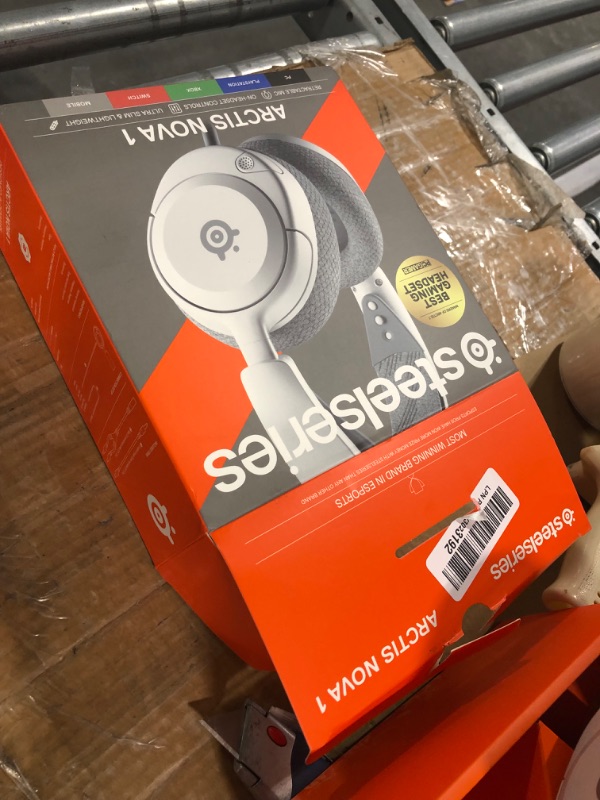 Photo 2 of NEW SteelSeries Arctis Nova 1 Multi-System Gaming Headset — Hi-Fi Drivers — 360° Spatial Audio — Comfort Design — Durable — Ultra Lightweight — Noise-Cancelling Mic — PC, PS5/PS4, Switch, Xbox - White Nova 1 White