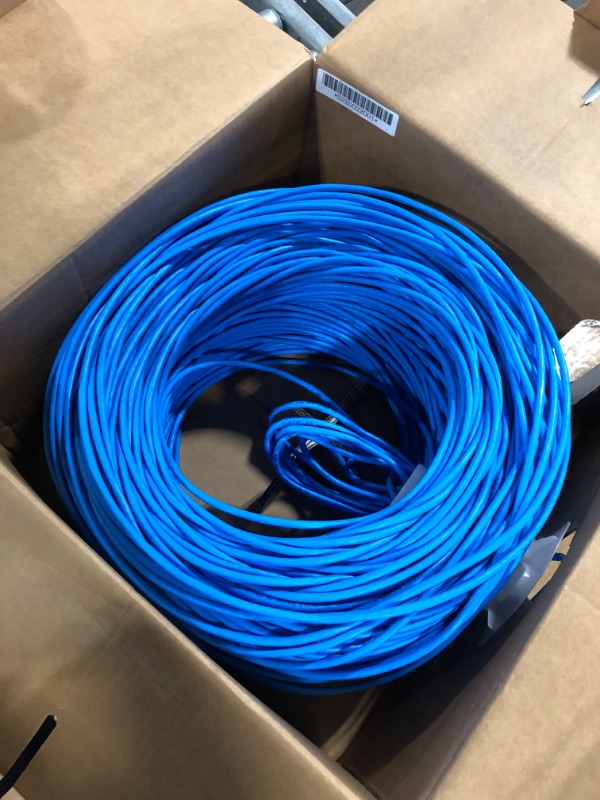 Photo 2 of fast Cat. Cat5e Ethernet Cable 1000ft - 24 AWG, CMR, Insulated Bare Copper Wire Cat 5 ethernet Cable with FastReel - 350MHZ / Gigabit Speed UTP Cable Cat5e - CMR (Blue)