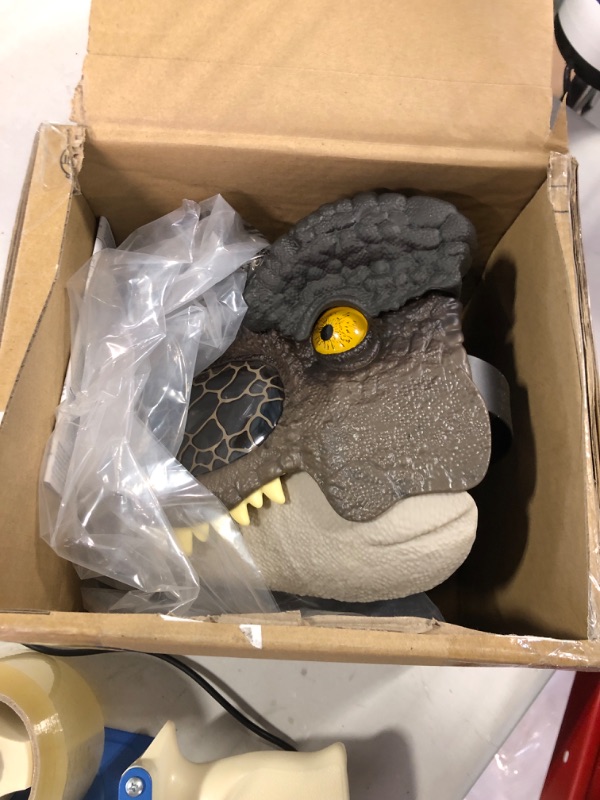 Photo 3 of ?Jurassic World Dominion Dinosaur Mask Tyrannosaurus Rex Chomp N Roar with Motion and Sounds, T Rex Costume for Kids Role-Play ???? Frustration Free Packaging