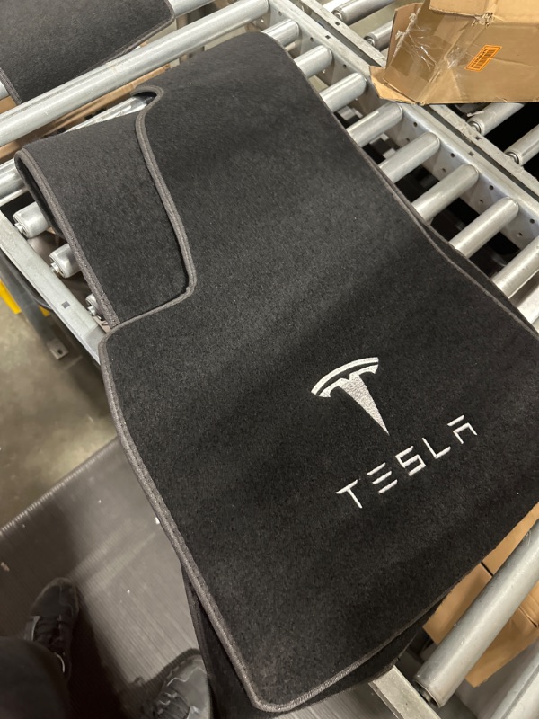 Photo 3 of Custom Fit for Tesla Model 3 Car Floor Mats Original Factory Design All-Black Carpet Tesla Logo Embroidery 3-L/W