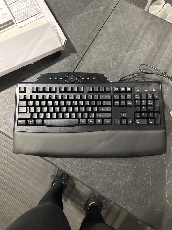 Photo 3 of Kensington Pro Fit Wired Comfort Keyboard (K72402US),Black