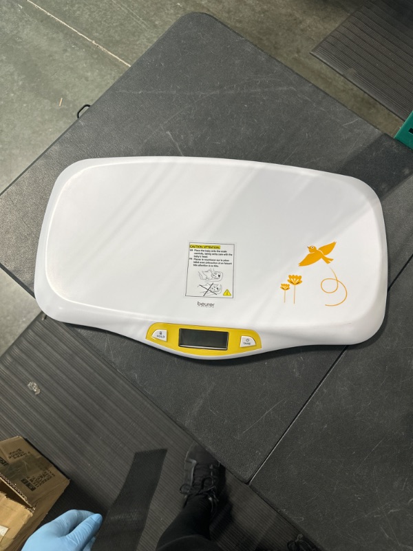 Photo 2 of Beurer BY80 Digital Baby Scale, Infant Scale for Weighing in Pounds, Ounces, or Kilograms up to 44 lbs, Newborn Scale with Hold Function, Pet Scale for Cats and Dogs