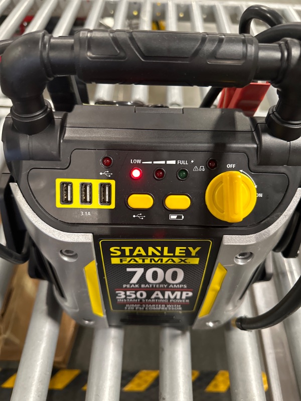 Photo 4 of STANLEY FATMAX J7CS Portable Power Station Jump Starter: 700 Peak/350 Instant Amps, 120 PSI Air Compressor, 3.1A USB Ports, Battery Clamps