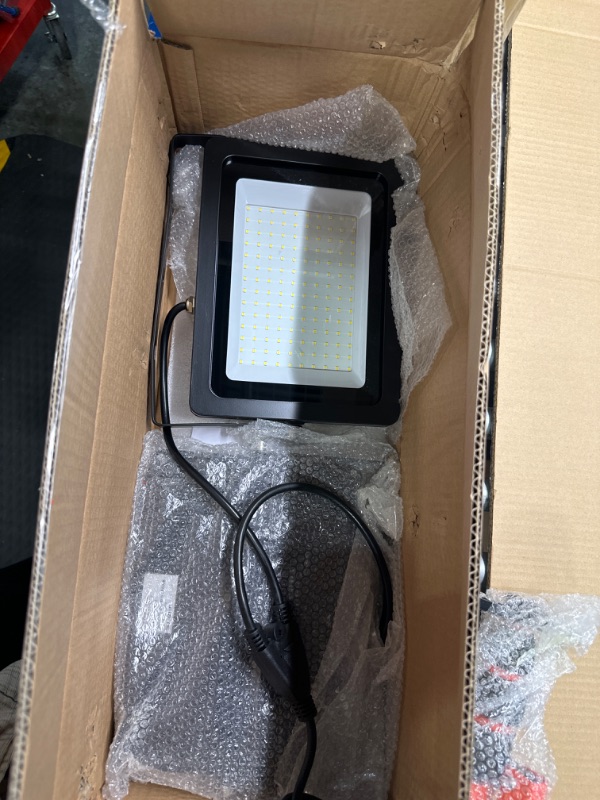 Photo 1 of Juyace Led Work Light with Stand 20000Lm 200W 5000K IP65 Waterproof, Adjustable Dual-Head Retractable Tripod, Portable Flood Light Outdoor for Workshop, Construction, Yard. 20000Lm 1 PC