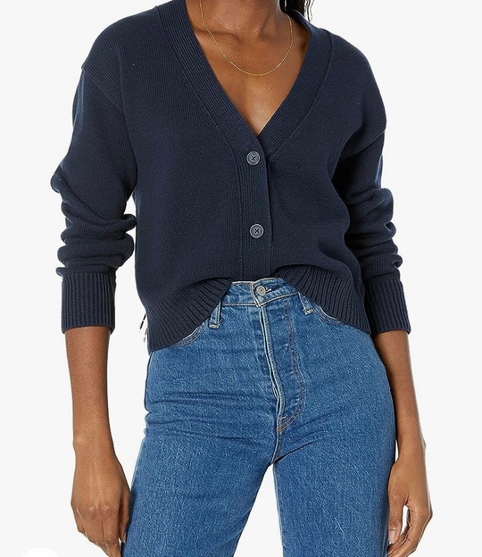 Photo 1 of 
Similar
Amazon Essentials Women's Relaxed Fit V-Neck Cropped Cardigan