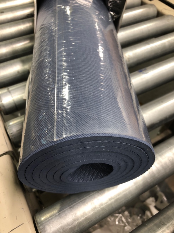 Photo 1 of Amazon Basics 1/2-Inch Extra Thick Exercise Yoga Mat