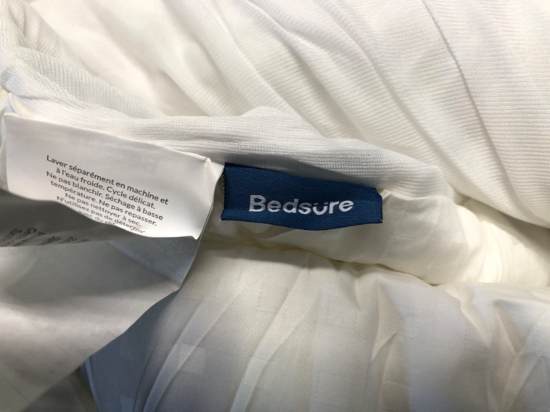 Photo 1 of ***ONLY ONE PIECE***Bedsure Twin Duvet Cover White - Washed Duvet Cover Twin/Twin XL  with Zipper Closure, 1 Duvet Cover 68x90 inches  White Twin/Twin XL