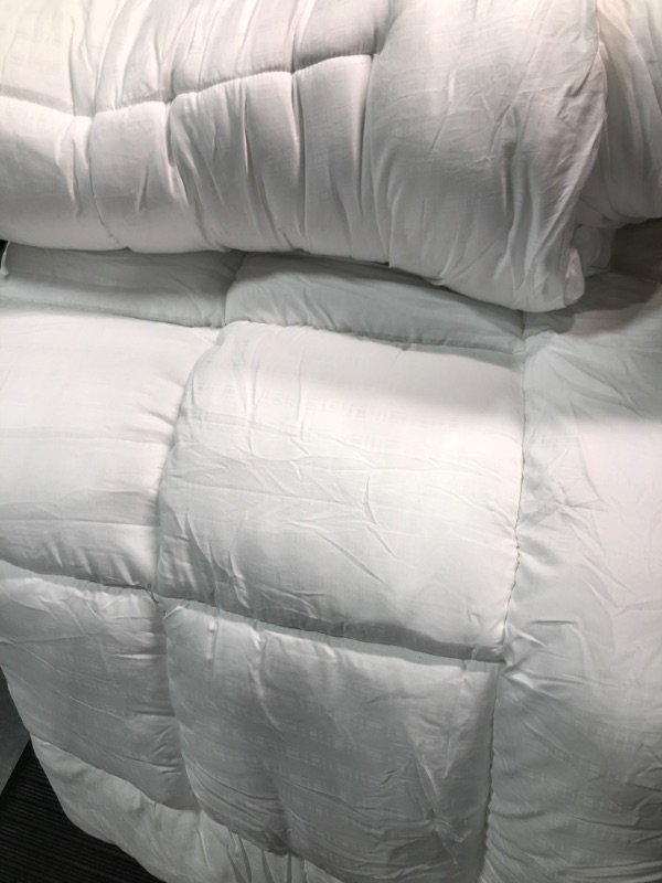 Photo 3 of 100% Viscose from Cooling Bamboo Comforter for Hot Sleepers- Breathable Silky Soft Bamboo Duvet Insert Queen Size-with 8 Corner Tabs- All Season Comforter (88x88 Inches, White) All Seasons-white Queen?88x88?