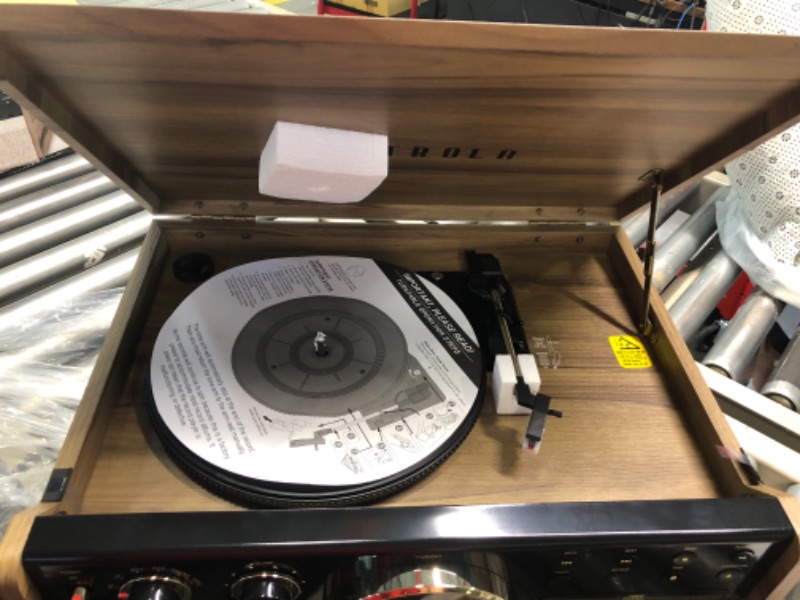 Photo 4 of Victrola VTA-270B-FNT Empire Bluetooth 6 In 1 Music Center (33/45/78) (Farmhouse Walnut) Farmhouse Walnut Record Player