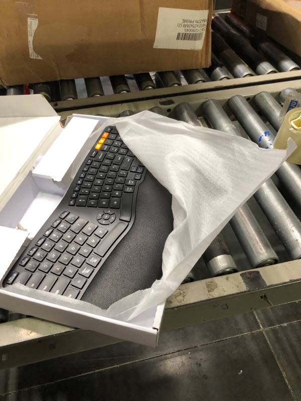 Photo 4 of Ergonomic Wireless Keyboard Mouse, ProtoArc EKM01 Ergo Bluetooth Keyboard and Mouse Combo, Split Design, Palm Rest, Multi-Device, Rechargeable, Windows/Mac/Android
---- ONLY KEYBOARD --- 