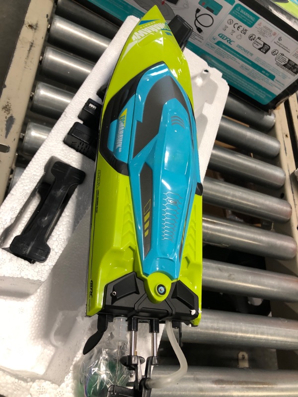 Photo 4 of 4DRC S2 High Speed RC Boats with LED Lights & 2 Batteries, 30+ mph Remote Control Boat for Pools and Lakes, Capsize Recovery, Low Battery Reminder,2.4Ghz Racing Boats for Adults Kids,Green