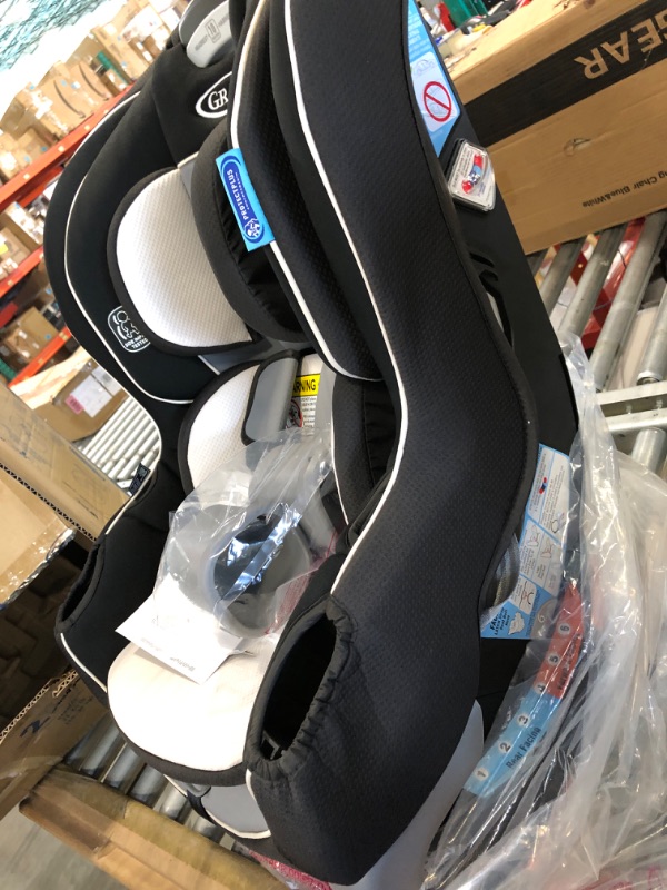 Photo 1 of Graco Extend2Fit Convertible Car Seat, Gotham