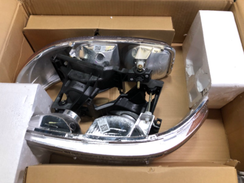 Photo 3 of Headlamps Headlights Assembly For International 9200 9400 5900,For International Headlights with Corner Lamp Pair Driver & Passenger Side)