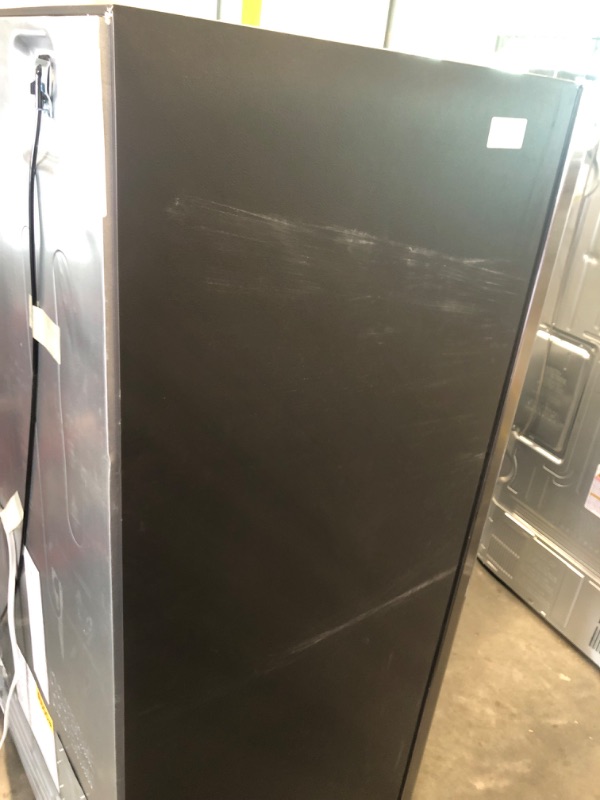 Photo 5 of GE 25.3-cu ft Side-by-Side Refrigerator with Ice Maker (Stainless Steel)