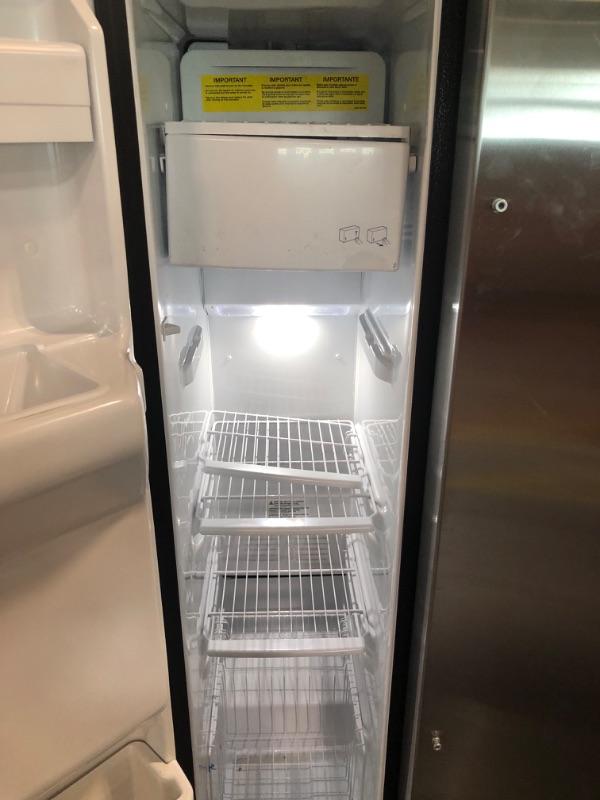 Photo 6 of GE 25.3-cu ft Side-by-Side Refrigerator with Ice Maker (Stainless Steel)