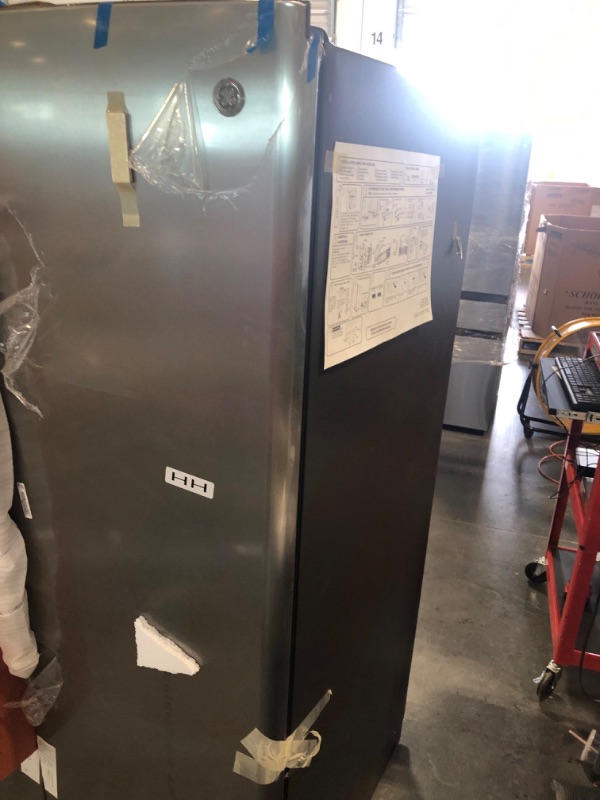 Photo 1 of GE 25.1-cu ft Side-by-Side Refrigerator with Ice Maker (Stainless Steel)