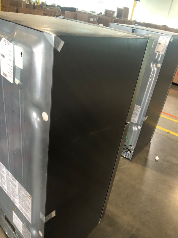 Photo 5 of Frigidaire Garage-Ready 18.3-cu ft Top-Freezer Refrigerator (Easycare Stainless Steel)