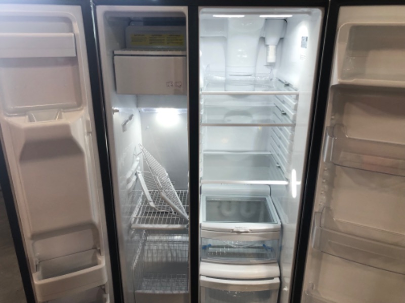Photo 5 of GE 25.3-cu ft Side-by-Side Refrigerator with Ice Maker (Stainless Steel)
