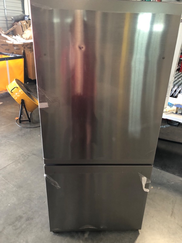 Photo 2 of Hisense 17.2-cu ft Counter-depth Bottom-Freezer Refrigerator with Ice Maker (Fingerprint Resistant Stainless Steel) ENERGY STAR
