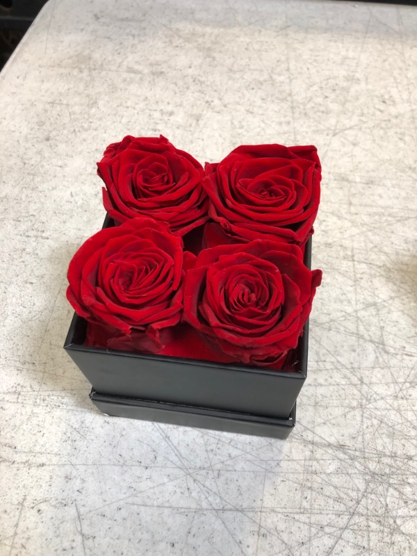 Photo 2 of 1pc Roses In A Box - Real Roses That Last Years - Fresh Flowers - Unique Gifts For Women, Mothers Day, Valentine's Day - 4 Preserved Roses In Box With Lid Prefect Gift For Her
