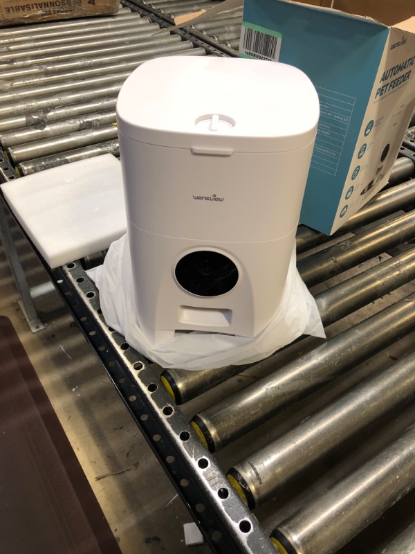 Photo 1 of Automatic Pet Feeder for Cats and Dogs - Wansview 4L Smart Feeding Solutions with 2K Camera Video Recording and 2-Way Audio, 2.4G WiFi Cat Food Treat Dispenser with APP Control and Timer Programmable
