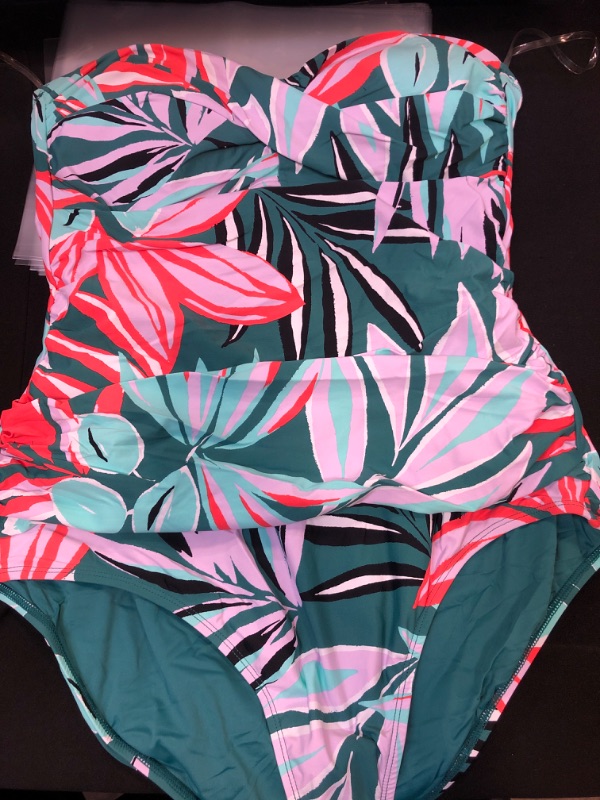 Photo 1 of Anne Cole Twist Front Bandeaukini Swim Top XXL
