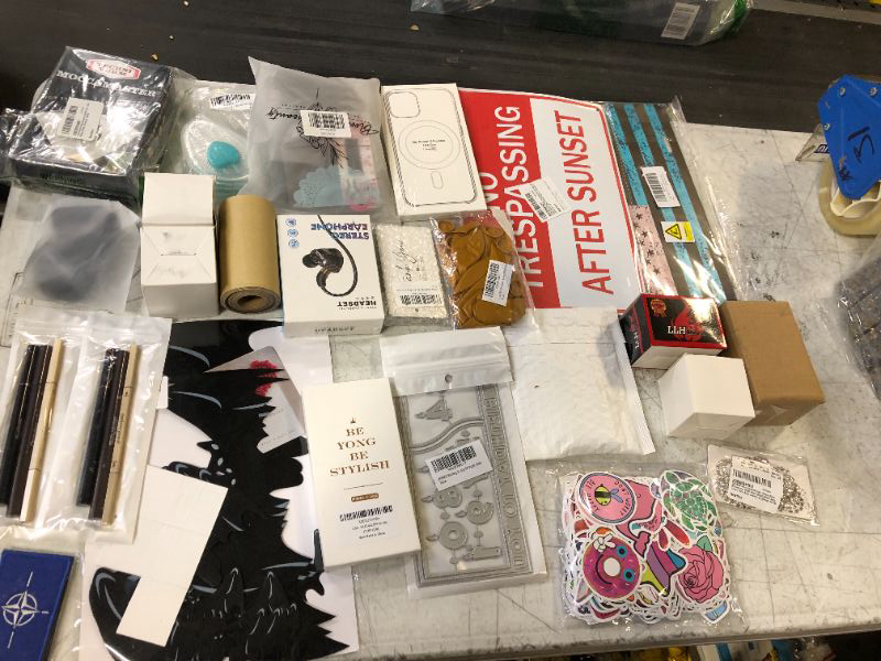 Photo 1 of 25 PCS MISC. ITEMS BAG LOT