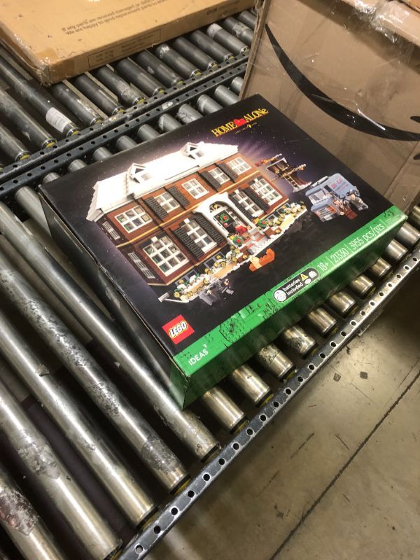 Photo 3 of FOR PARTS ONLY!!!!!! LEGO IDEAS HOME ALONE 21330 BUILDING SET FOR ADULTS (3955 PIECES) FRUSTRATION-FREE PACKAGING
MISSING PARTS!!!