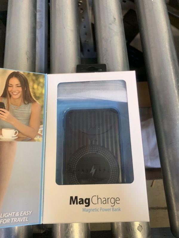 Photo 2 of Wholesale Bluestone MagCharge Magnetic Power Bank
