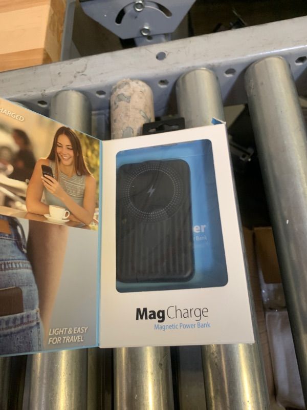 Photo 1 of Wholesale Bluestone MagCharge Magnetic Power Bank
