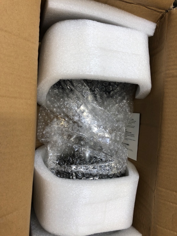 Photo 2 of  1 dumbbell Amazon Basics Rubber Encased Hex Dumbbell Hand Weight 45 Pounds Rubber Encased Hex Dumbbell