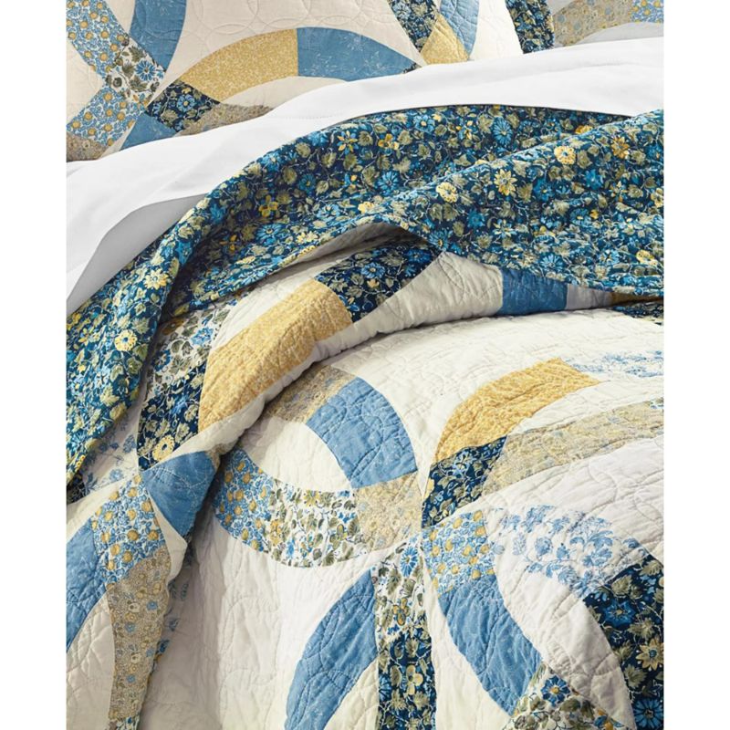 Photo 2 of SIZE TWIN - Martha Stewart Collection Wedding Rings Blue Quilt and Sham Collection, Created for Macy's. Add relaxed comfort and style to your bedroom with the Wedding Rings Blue sham from Martha Stewart Collection, featuring a reversible printed design an