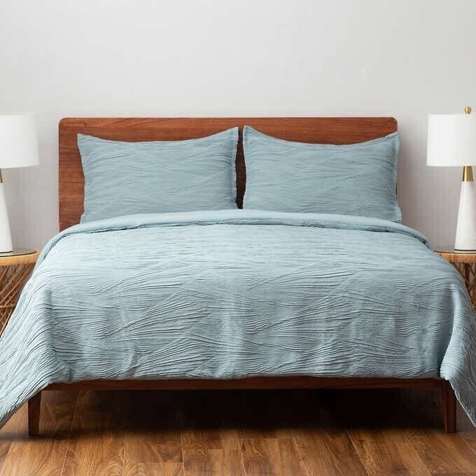 Photo 2 of QUEEN SIZE - Berkshire Comforter Set Blue 3-Piece Pleated Wave Pillow Shams Microfiber. Microfiber is a durable fabric and easy to care for. The Pleated Wave 3-piece Comforter Set from Berkshire Life features a pleated pattern. Features: Machine washable,