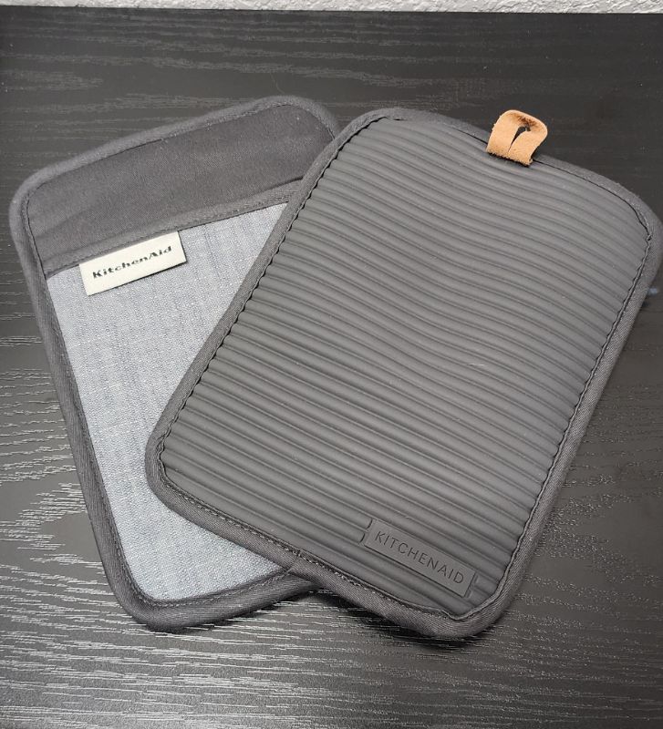 Photo 1 of KITCEN AID OVEN PADS SET OF 2 