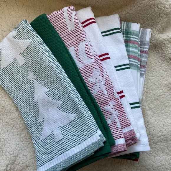 Photo 1 of HOLIDAY KITCHEN/HAND TOWEL 8 PACK 