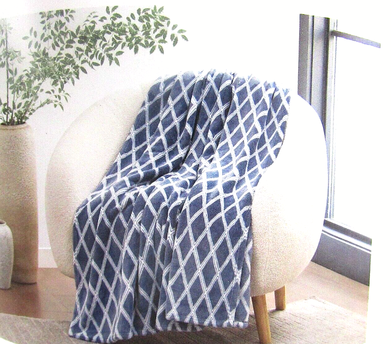 Photo 1 of Casual Living Super Soft Plush Throw 60in X 70in Blue