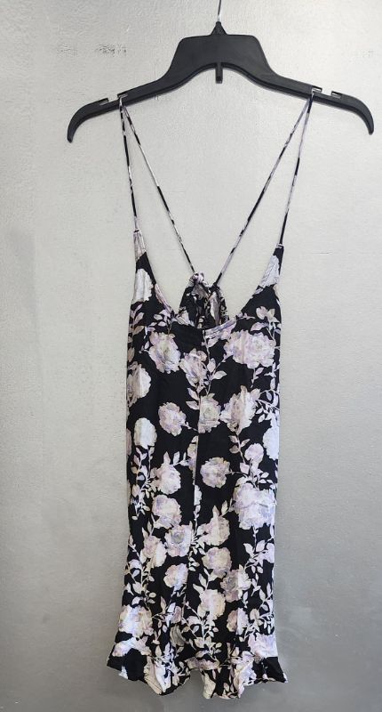 Photo 1 of SIZE XS VOLCOM WOMEN'S FLORAL ROMPER