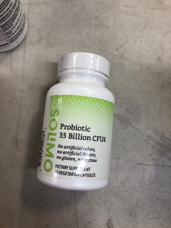 Photo 1 of Amazon Brand - Solimo Probiotic 5 Billion CFU, 8 strains with 60 mg Prebiotic Blend, 60 Capsules, 2 Month Supply, Vegetarian, Supports Healthy Digestion
