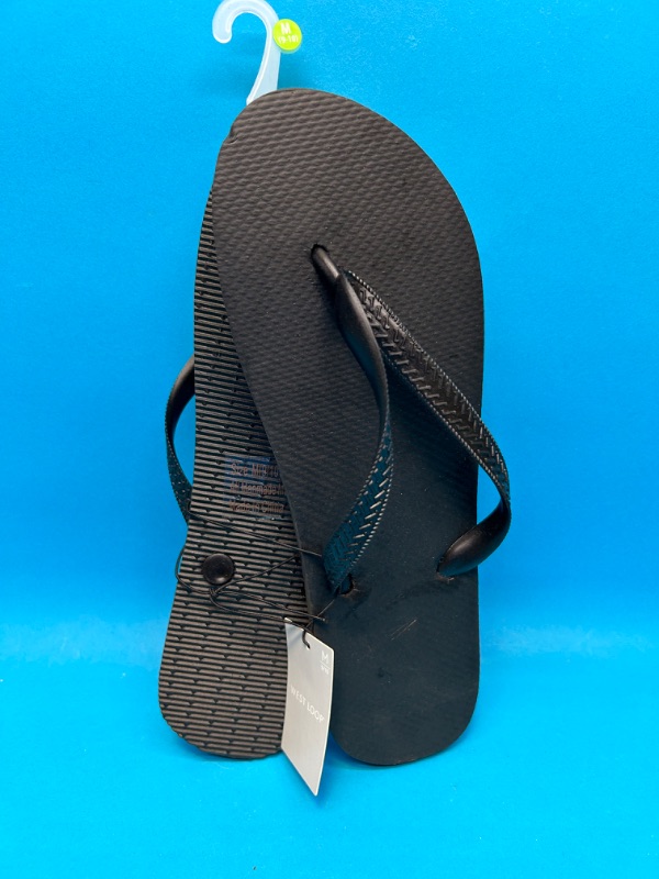 Photo 1 of 810845…mens flip flops size M 9-10 