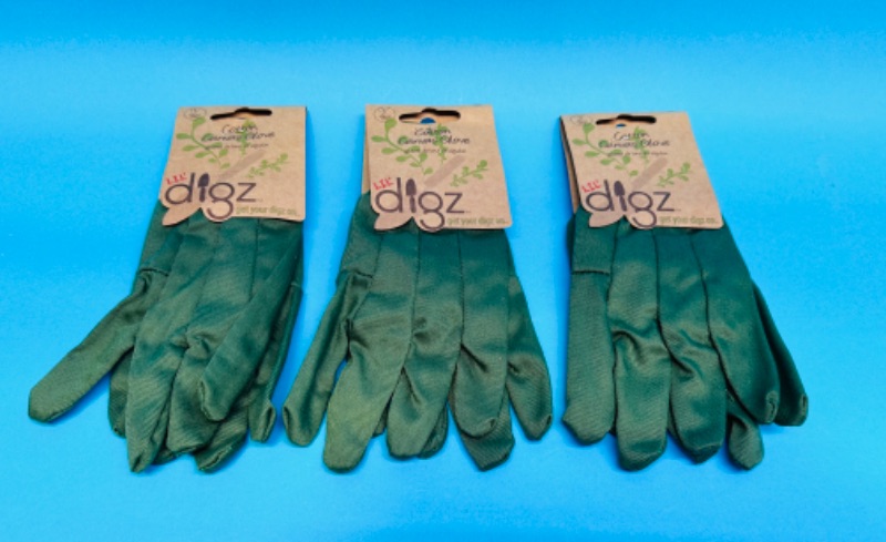 Photo 1 of 810891…3 pairs of xs garden gloves 